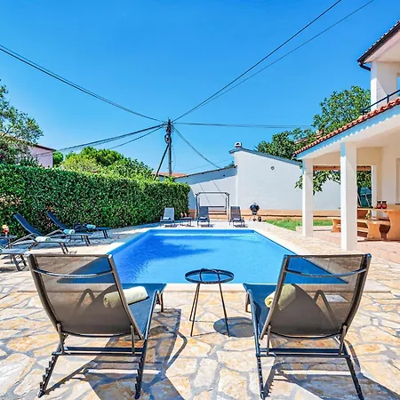 Dom wakacyjny Mit Garten- Grill Und Terrasse By Interhome Medulin