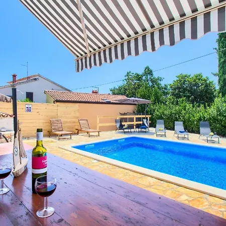 Mit Garten- Grill Und Terrasse By Interhome *